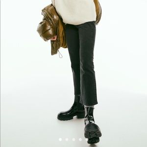 Flared high ankle jeans